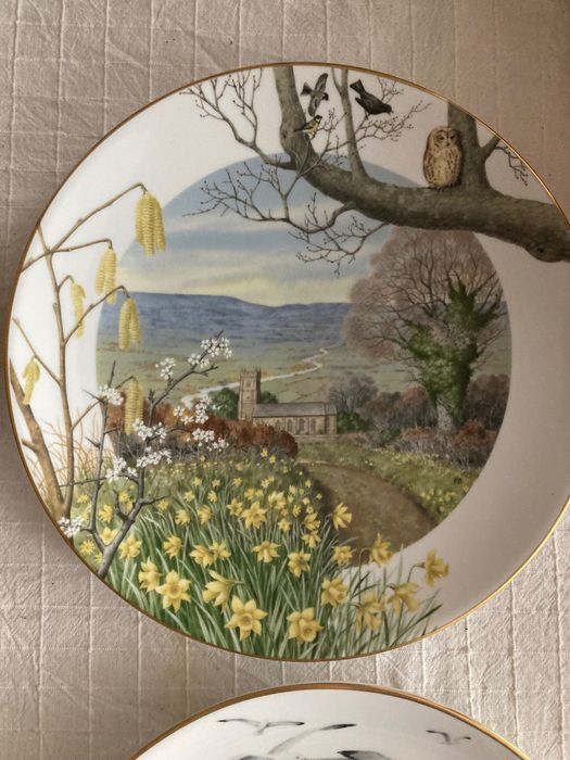 Чинии за основно Royal Worcester Porcelain