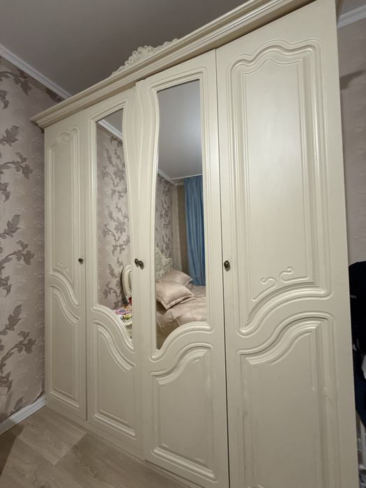 Продам шкаф 4х дверный