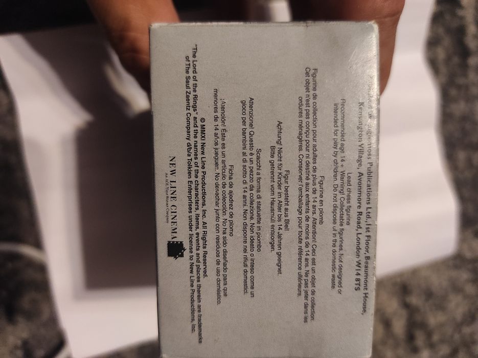 Două figurine din filme noi sigilate