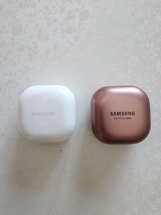 Продам бепроводные наушники Samsung