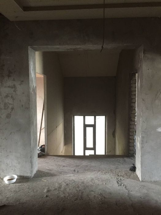 Uy sotiladi 4sotuh 7xona  sergili chortoq mahala