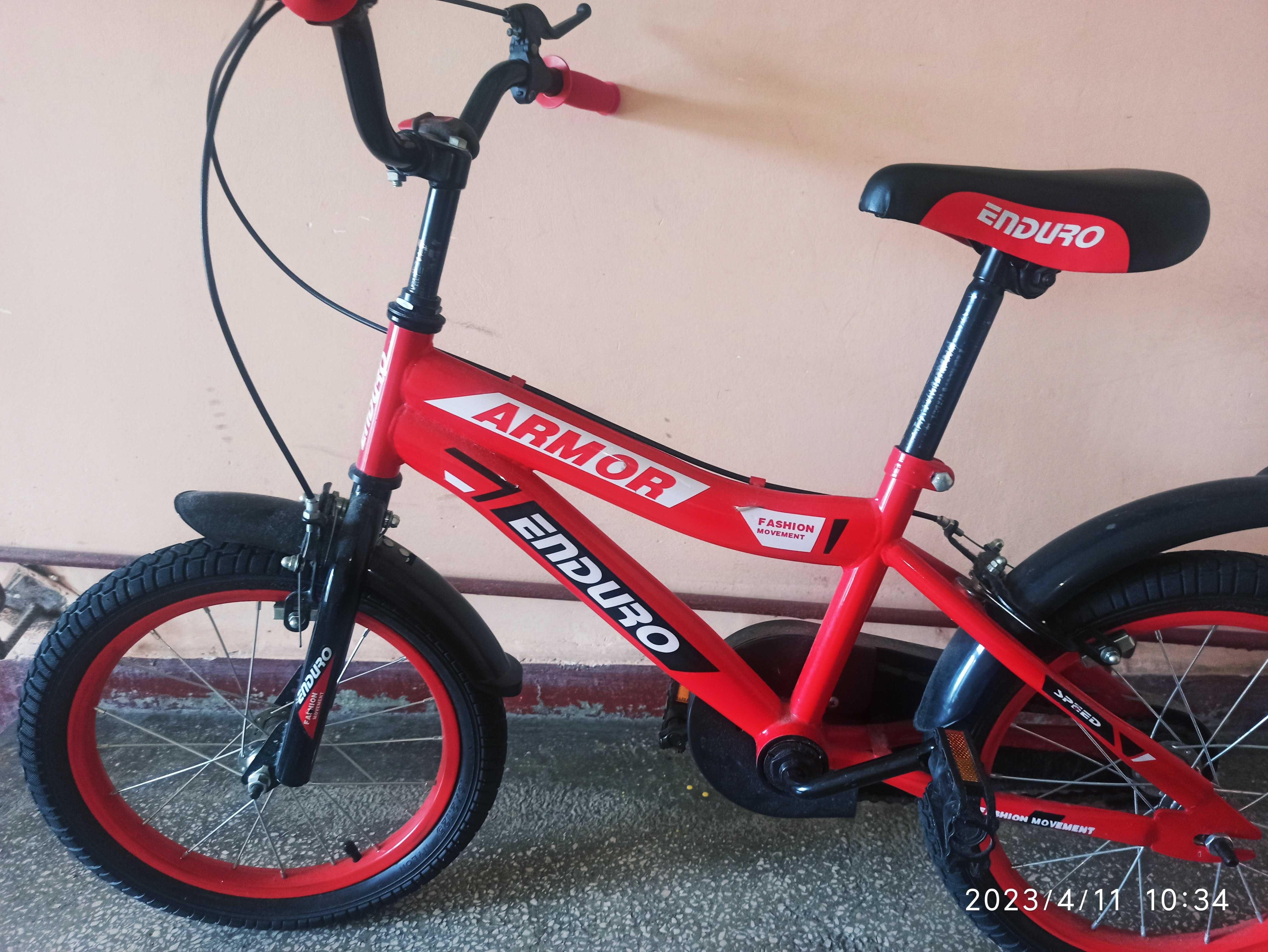 Bicicleta in stare excelenta 3-7 ani