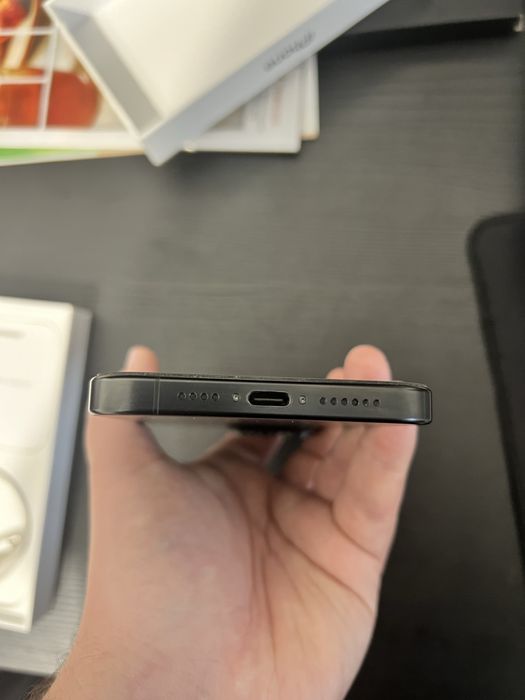 iPhone 15 Pro Max, Black Titanium, 256GB