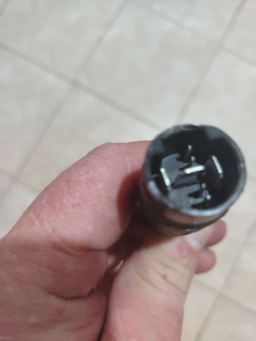 Încărcător yamaha 42v 4a