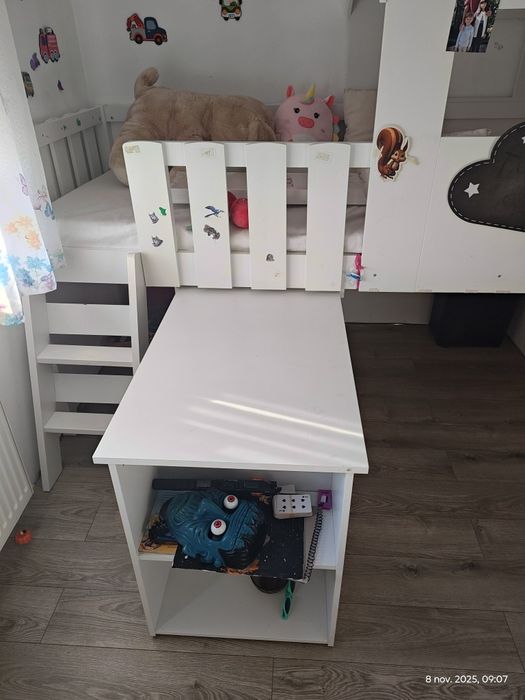 Pat copil cu birou glisabil