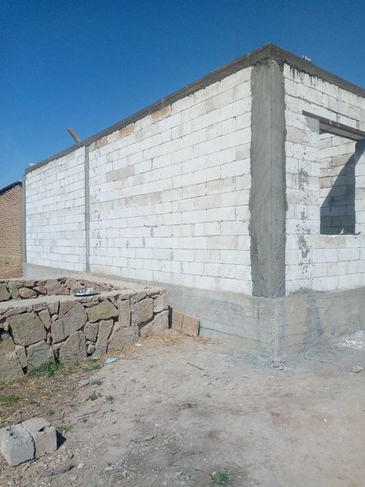 Ustalar xizmati g'isht uramiz uy ko'taramiz tom yopamiz