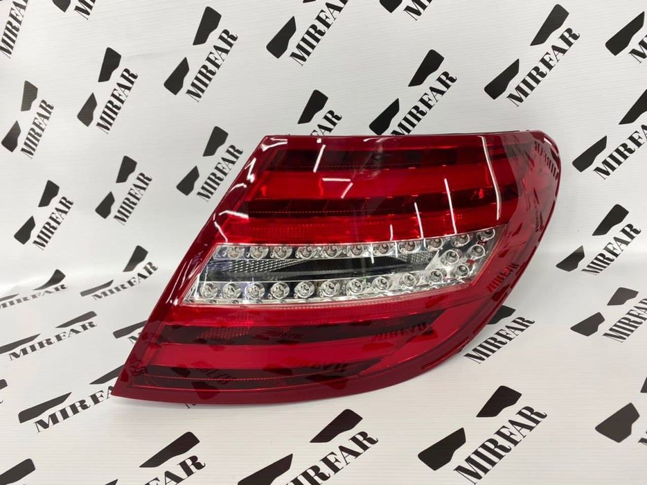 Передние и задние фары на Мерседес