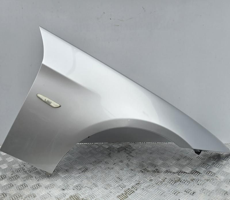 Aripa fata dreapta BMW Seria 3 E90