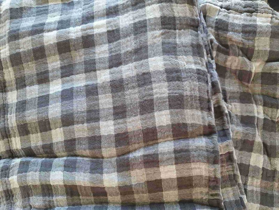 Шалте в сиви тонове на Zara home