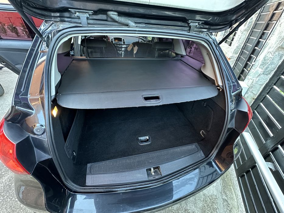 Opel Astra J Combi 2012