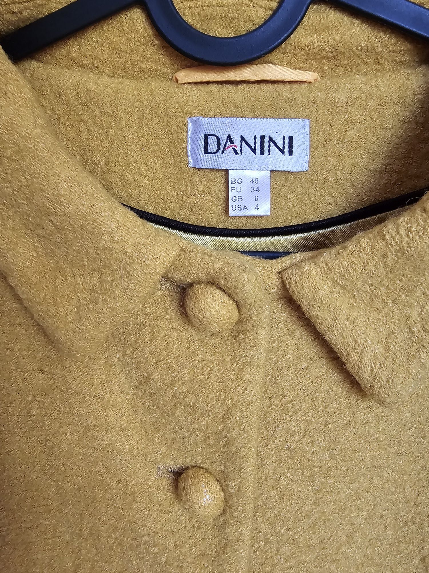 Две официални дамски сака Danini S 34