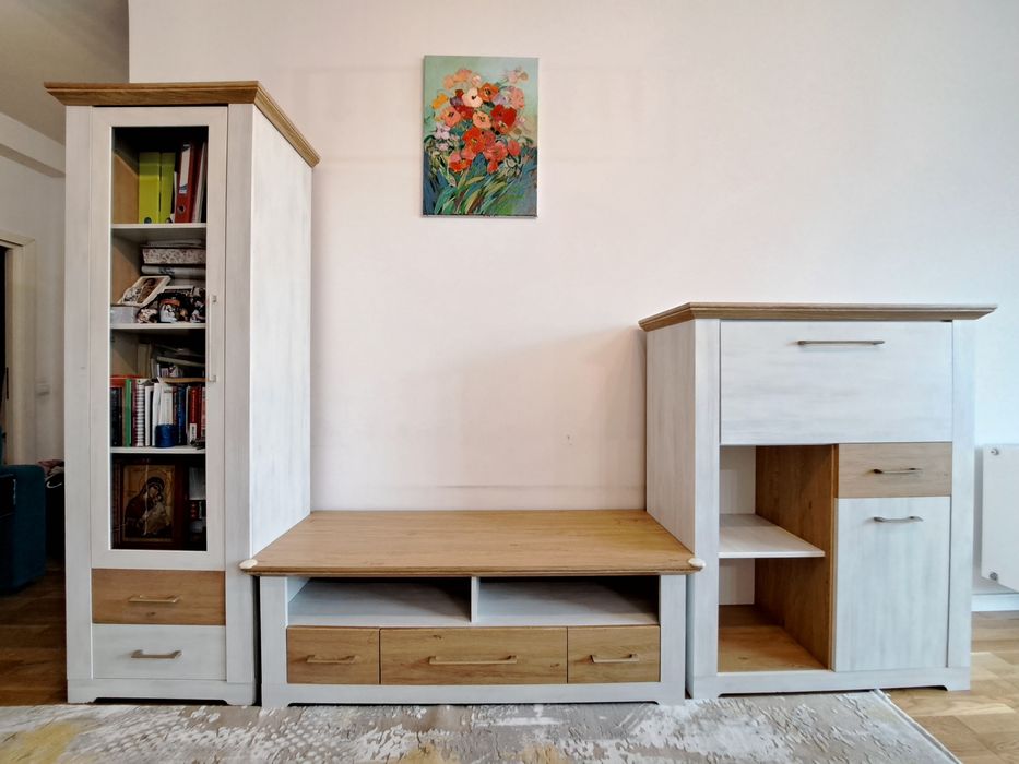 Vand mobila de living