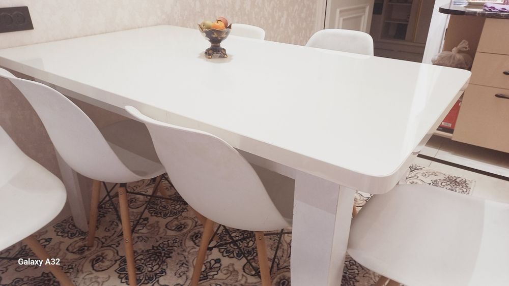 Сотилади стол стул ( 6 дона) холати ва сифати аьло