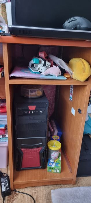 Vand birou culoarea ciresului