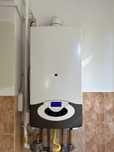 Centrala Ariston 24kW, 2013, 5 calorifere, accesorii si termostat