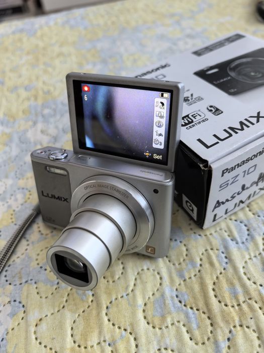 Panasonic Lumix SZ10, 12x Zoom, 16MP CCD