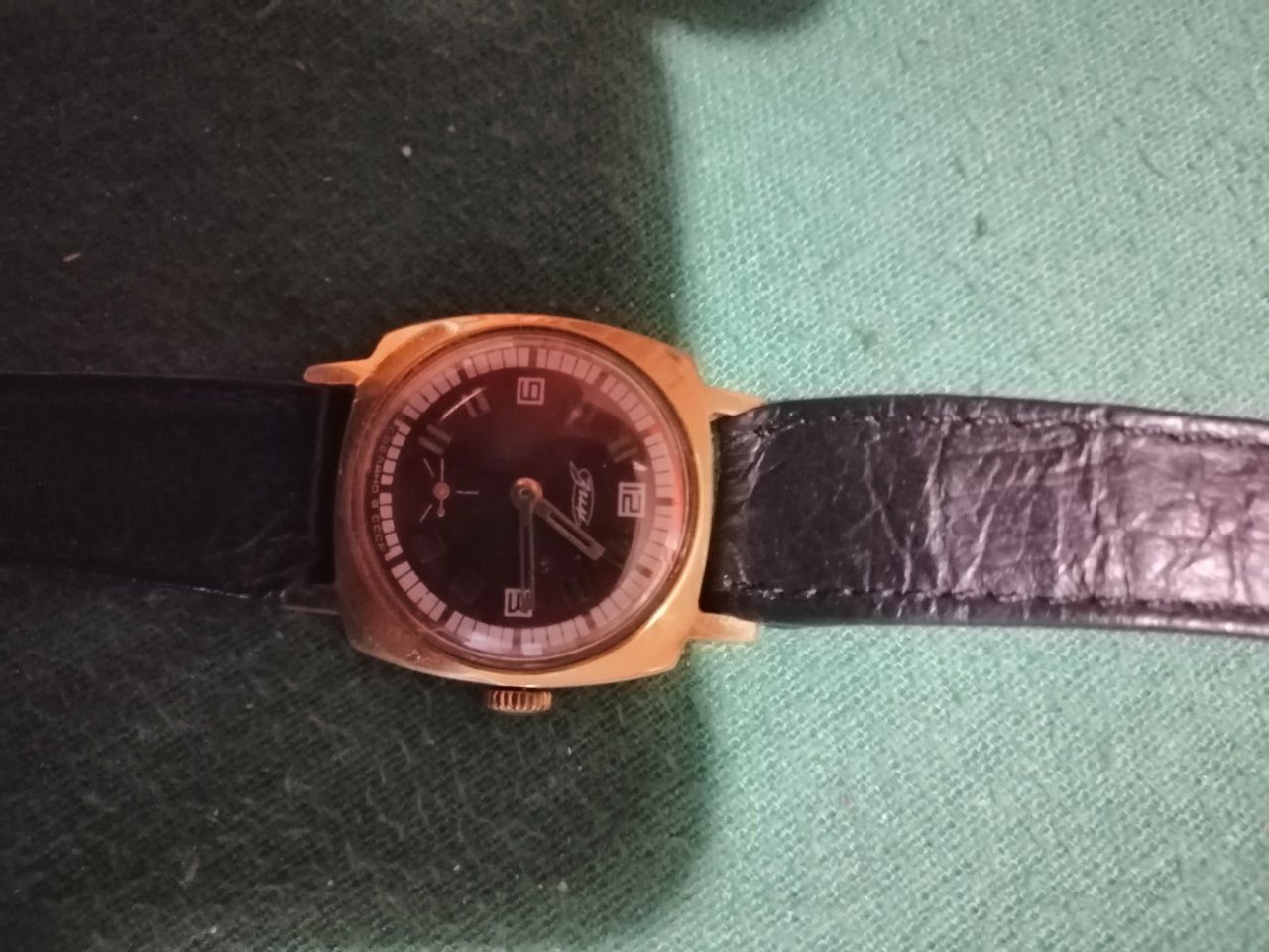 Позлатени съветски часовници в забележително добро състояние!