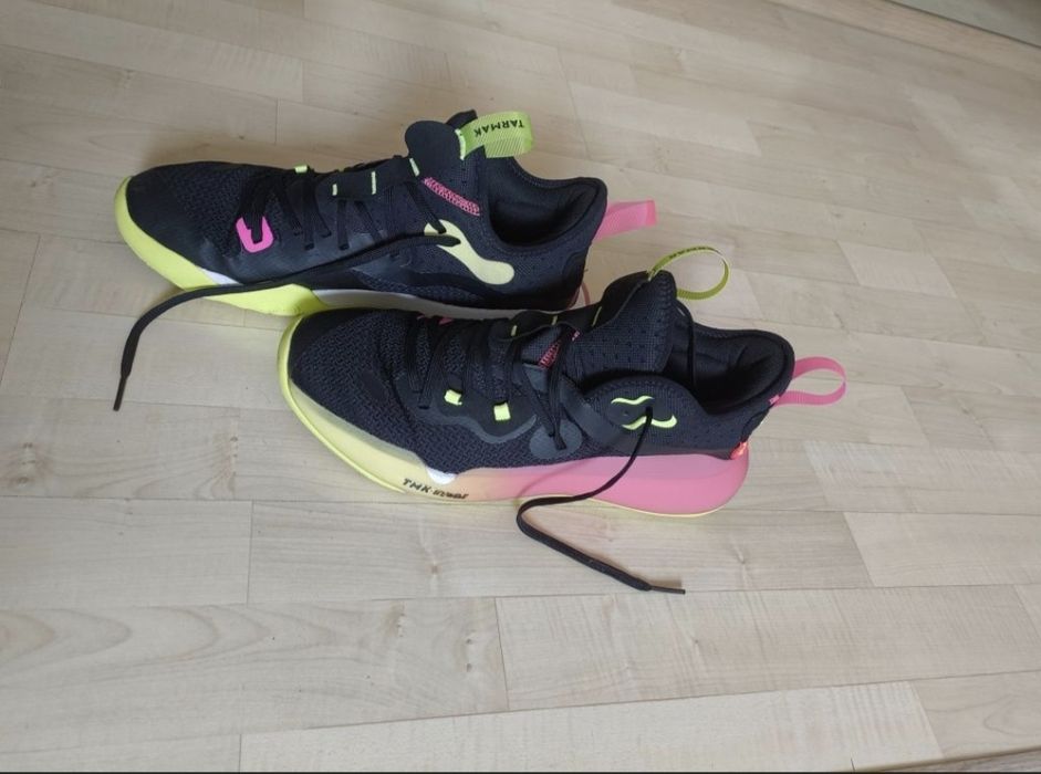 Баскетболни обувки на Decathlon 47 номер