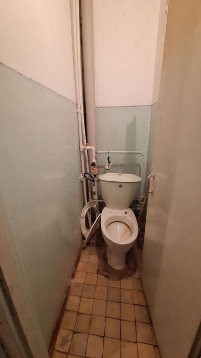 Срочно продаётся 3 комнатная квартира на 1 этаже 4 этажного дома