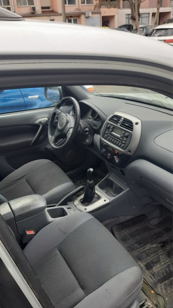Toyota Rav-4.    2.0D.   4X4