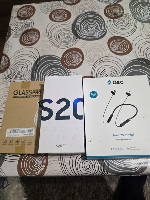 Samsung Galaxy S20 FE  RAM6GB  128GB