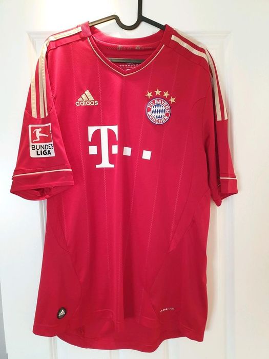 Оригинална тениска на Bayern Munich размер М
VfB Stutt