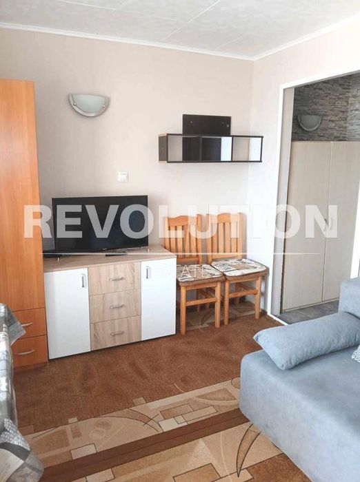 Дава се под наем Двустаен апартамент в Варна, Левски - 25 кв.м за 300 € - Снимка #1