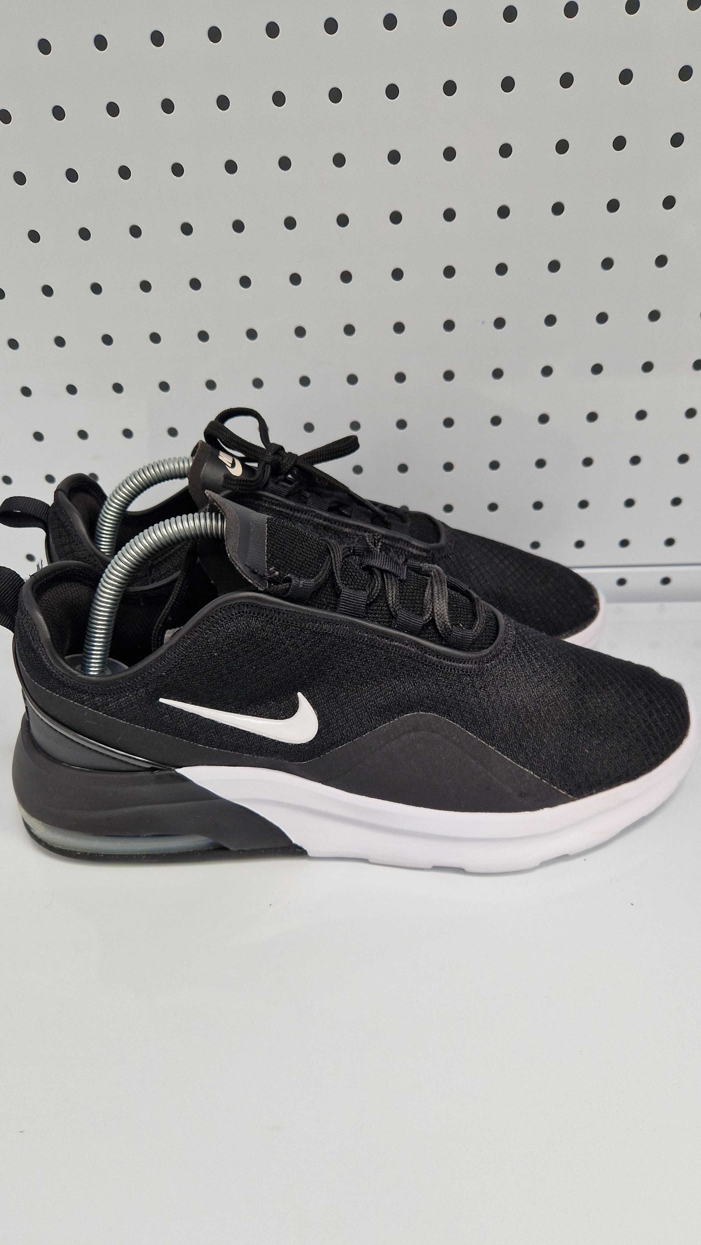 Оригинални мъжки маратонки- Nike Air Max Motion 2