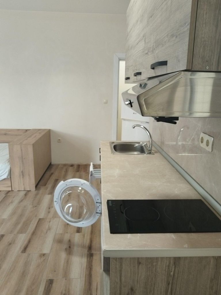 Дава се под наем Едностаен апартамент в Пловдив, Остромила - 65 кв.м за 310 € - Снимка #2