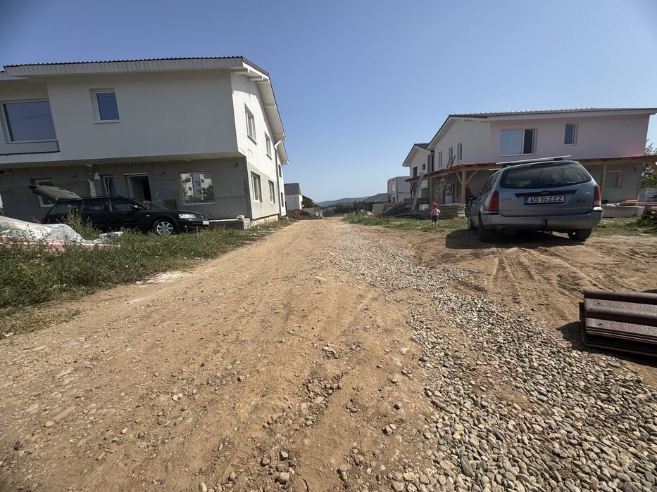 Constructii case la rosu sau la cheie si tot ce tine de constructii