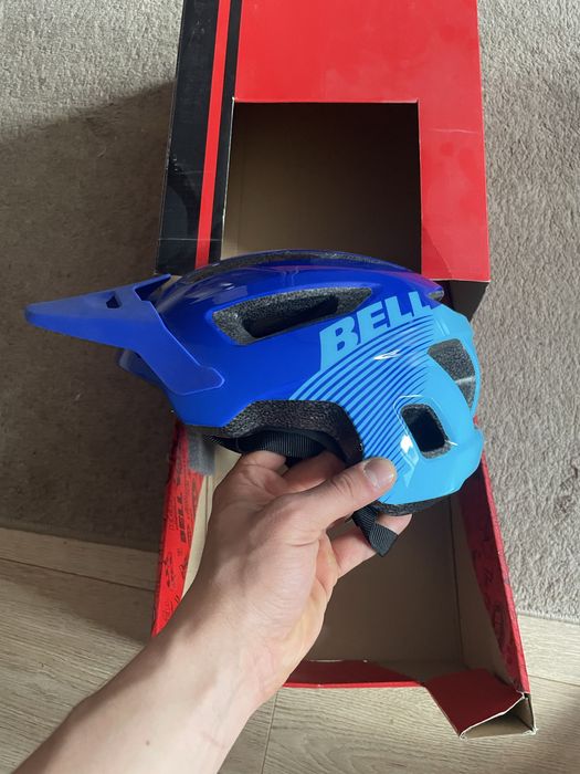 casca BELL nomad jr noua cu eticheta