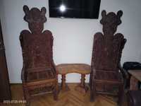 Vând 2 scaune sculptate