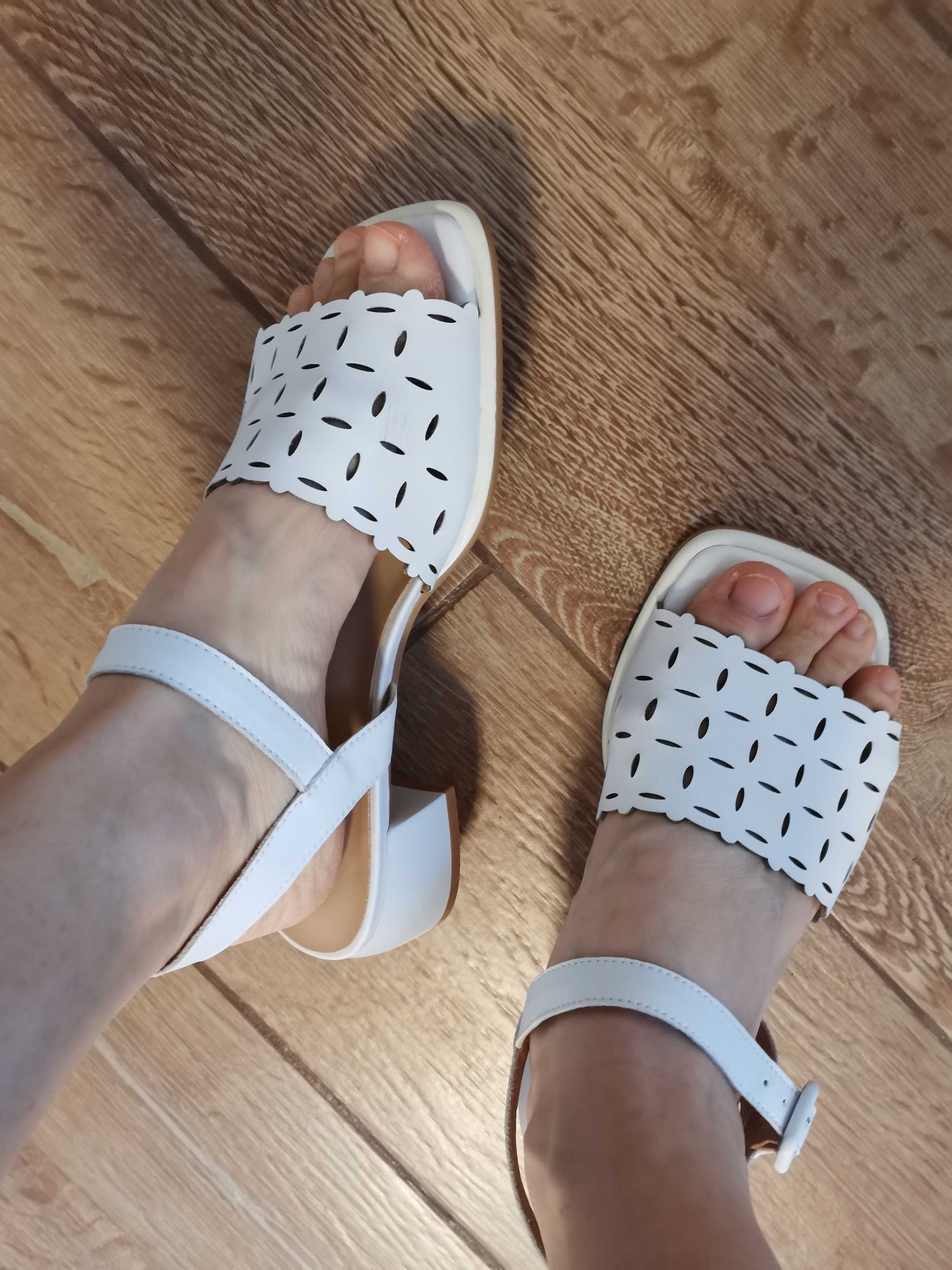 Sandale 37  albe dama piele Flavia Passini