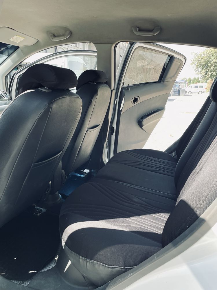 Chevrolet Spark.  2012