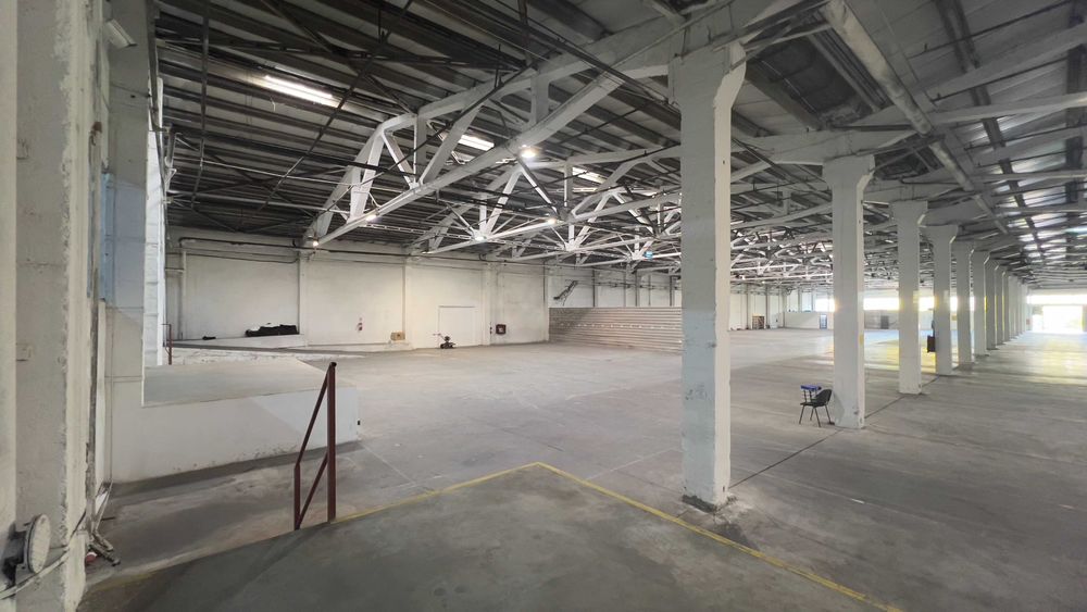 Inchiriez Hala Industriala