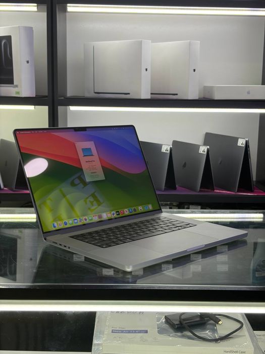 Macbook M1 Max Space Grey