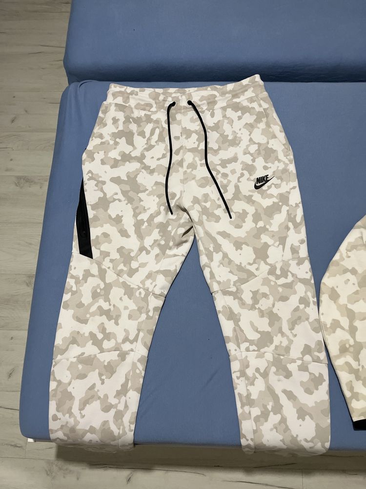 Nike Tech Fleece