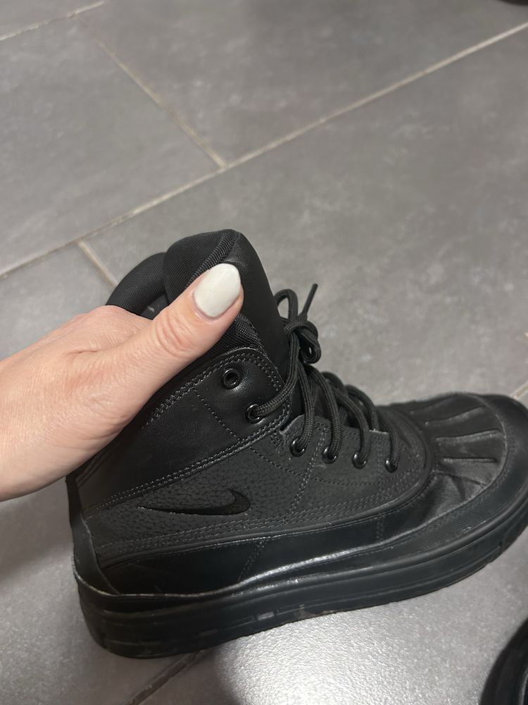 Зимни спортни боти Nike и Diesel