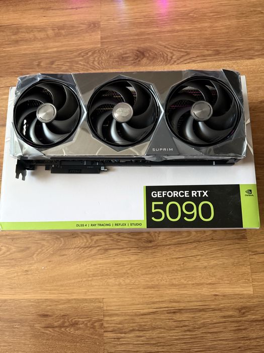 Msi Suprim RTX 5090 32GB GDDR7X Видеокарта