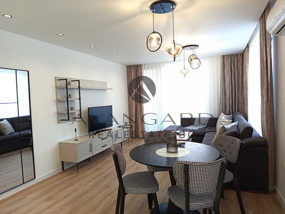 Продава се Тристаен апартамент в Пловдив, Остромила - 116 кв.м за 2199 €/кв.м - Снимка #2