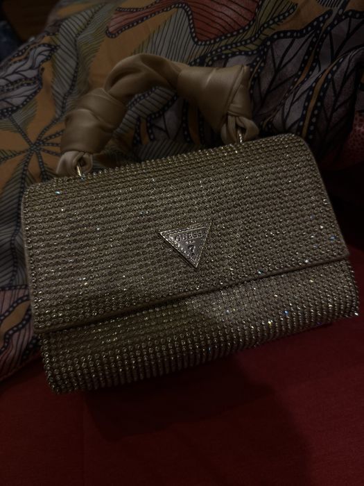 Оригинална чанта Guess