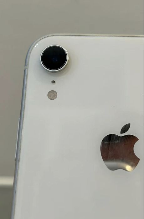 iphone xr  bateria 77 faceID functioneaza perfect tot la el