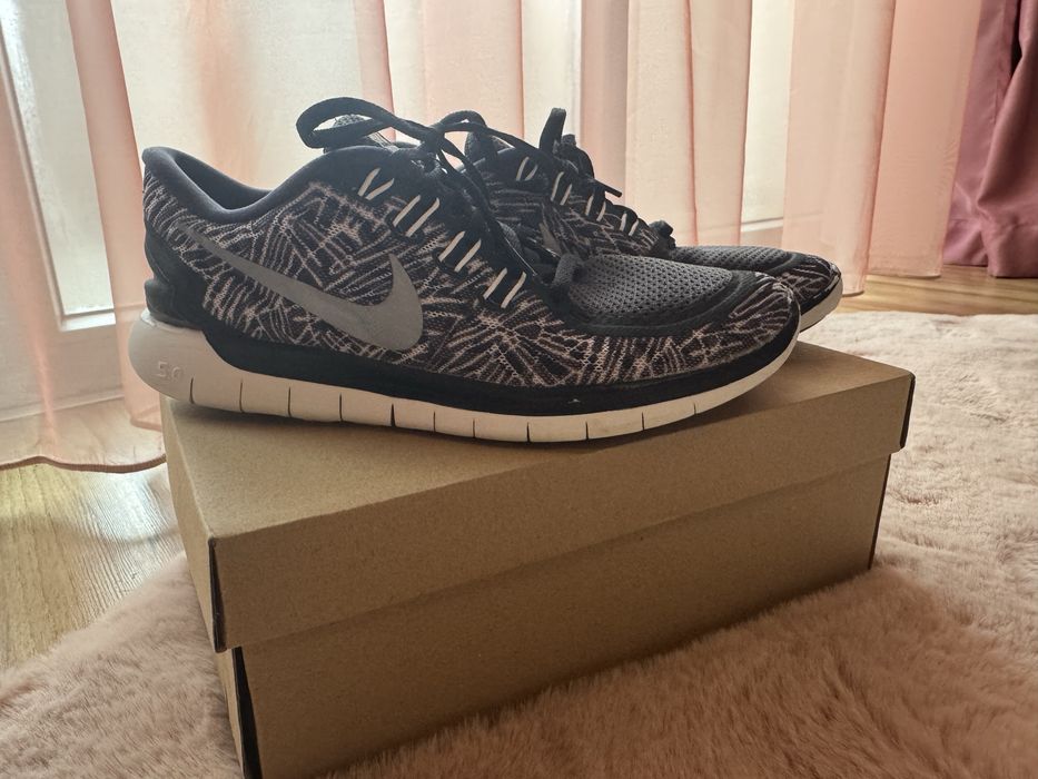 Маратонки  “Nike”.