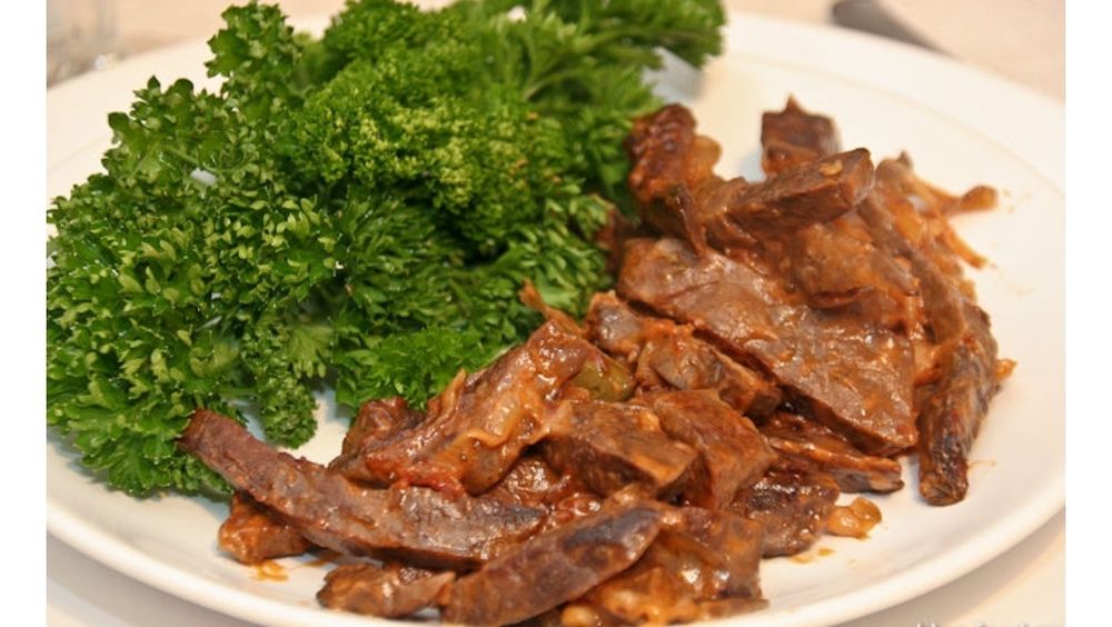 Лёгкие, обрезки, кости и фарш куриные. Есть свежеохлажденные и заморож