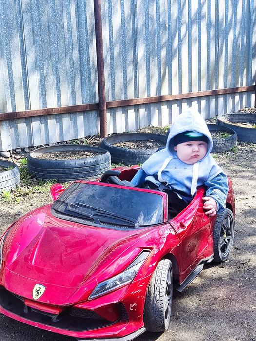 Продам машинку на радиоуправлении