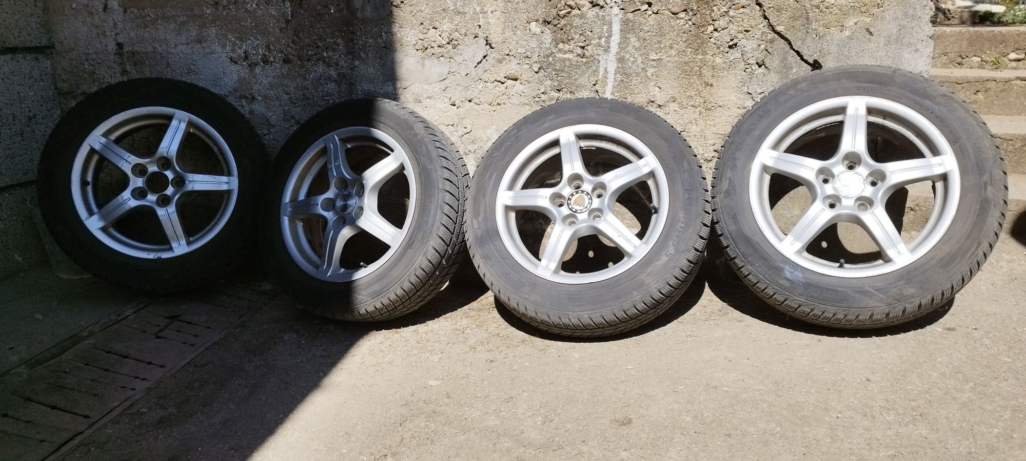 Джанти с гуми 5х108 205/55 R16 Barum.