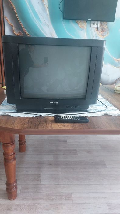 Продам телевизор