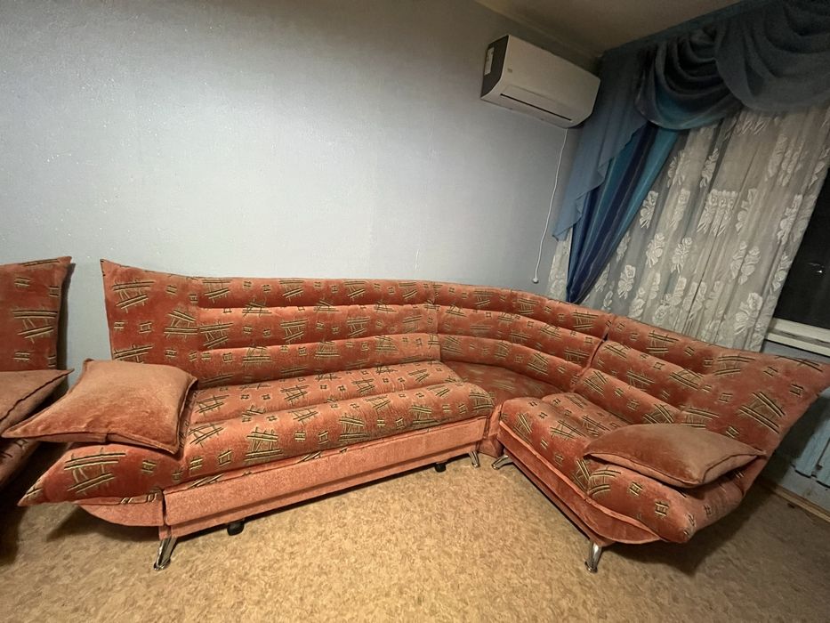 Диван в хорошем состоянии
