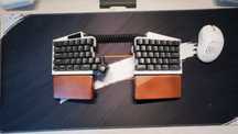 Ultimate Hacking Keyboard - tastatura pentru profesionisti