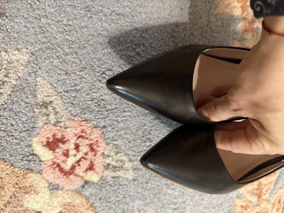 Vand pantofi decupati piele naturala 39